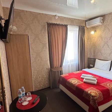 Шляпа Hotel Dnyipropetrovszk Kültér fotó