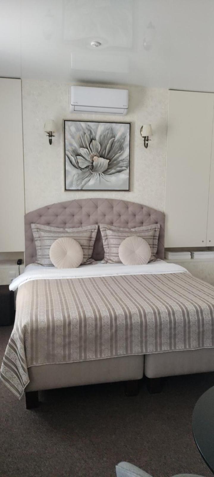 Шляпа Hotel Dnyipropetrovszk Kültér fotó