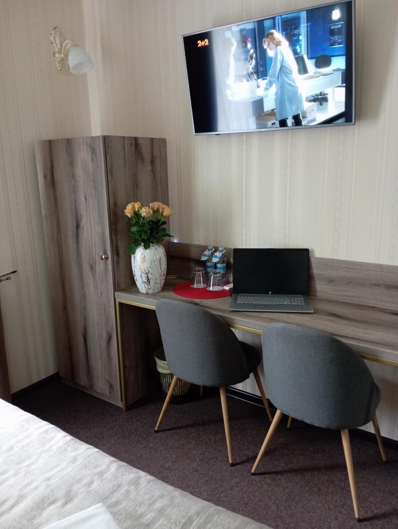 Шляпа Hotel Dnyipropetrovszk Kültér fotó