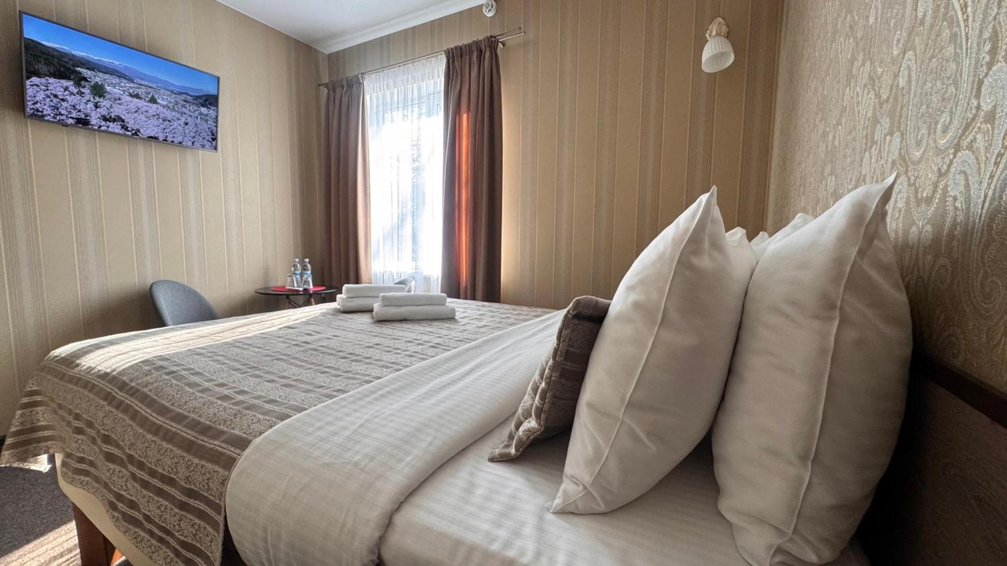 Шляпа Hotel Dnyipropetrovszk Kültér fotó